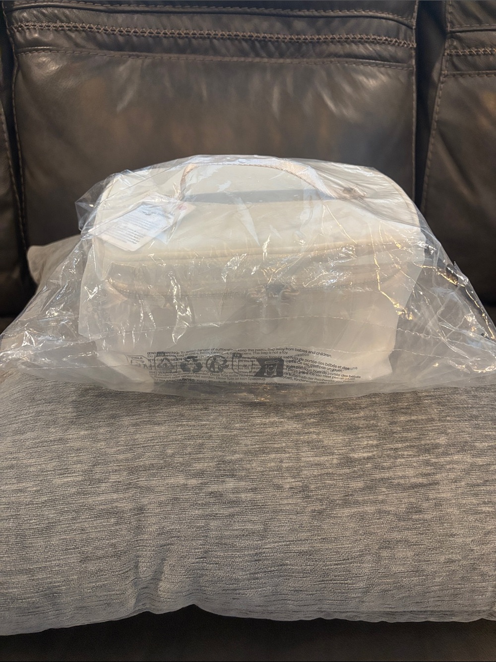 Lululemon Travel Toiletry Bag. NWT, sealed in original packaging. 3.5L. White.